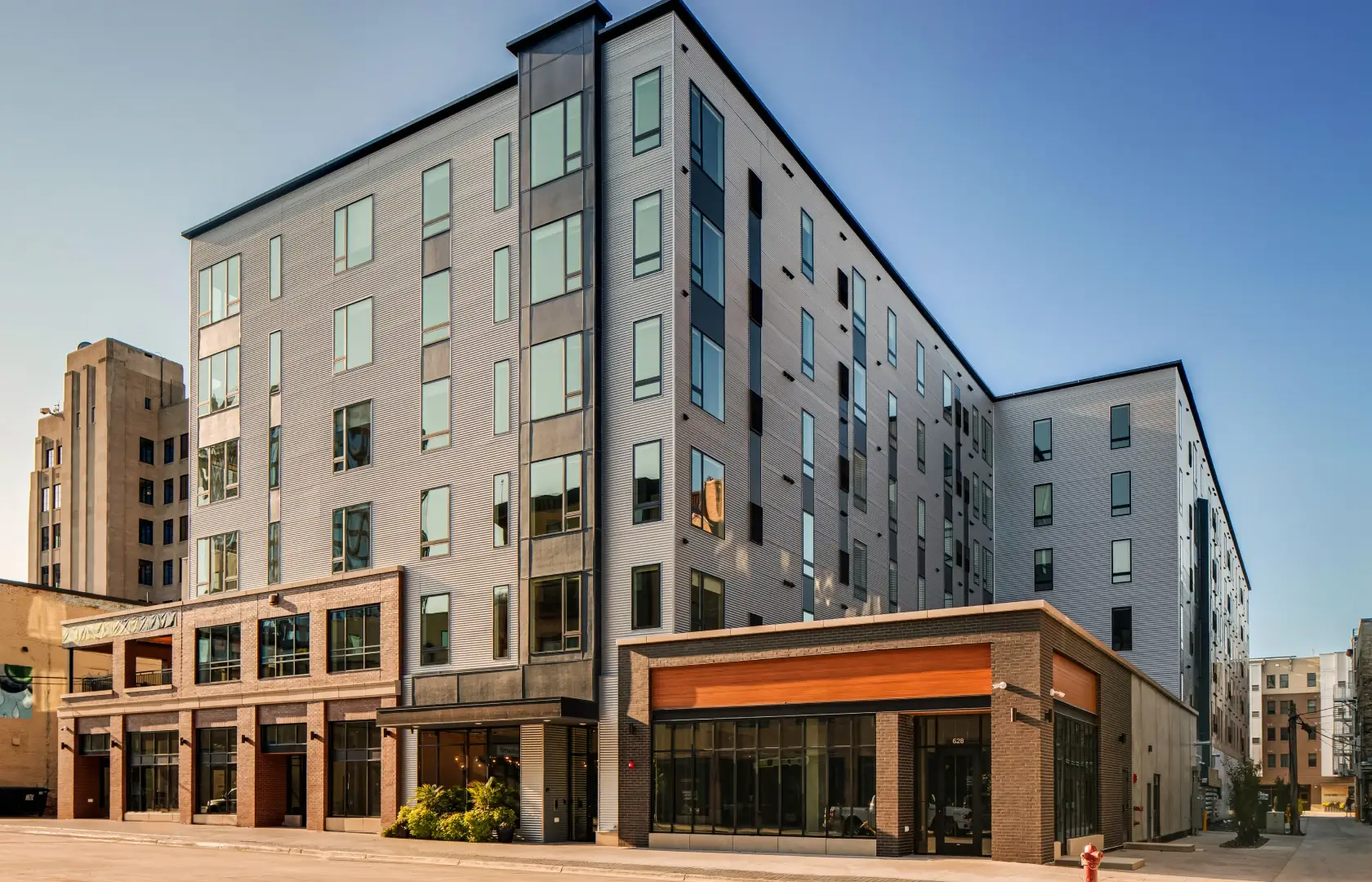 a building with many windows.