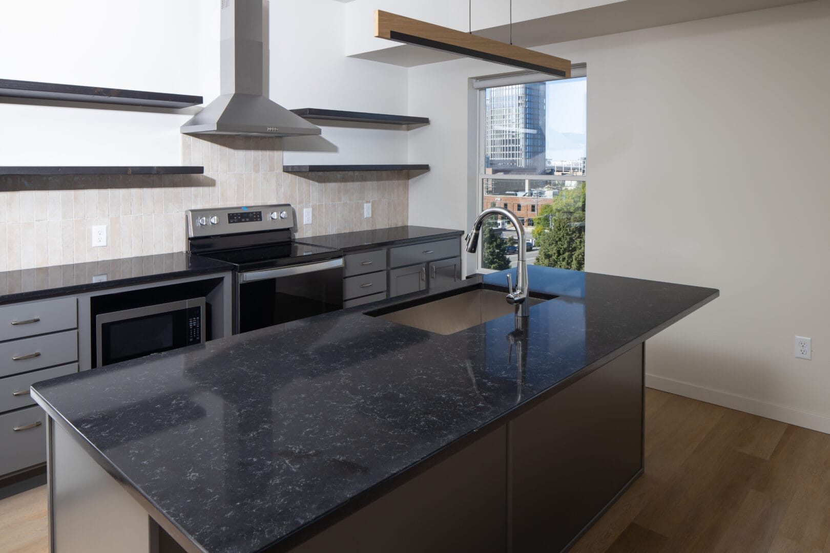 RiverHouse Apartments Kitchen 1