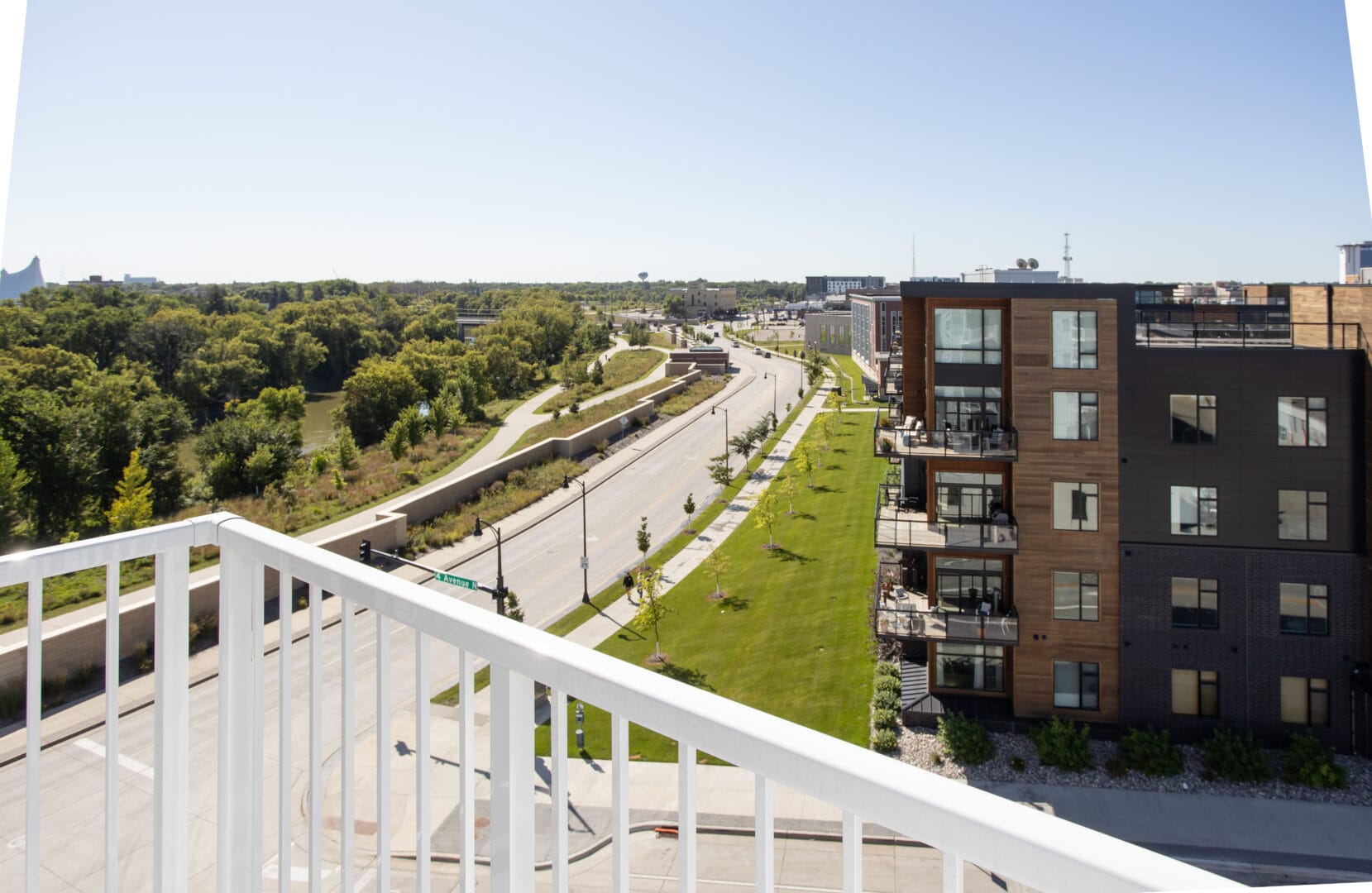 RiverHouse Trail Views